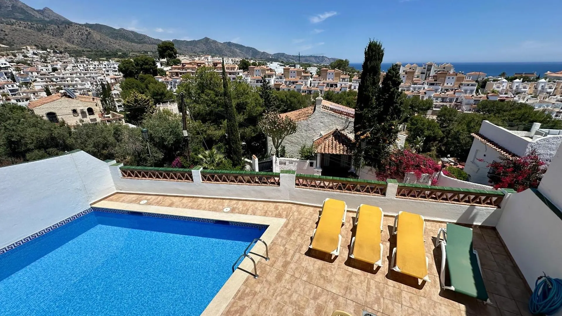 R1384 Casa Cleo Villa Nerja Holiday home