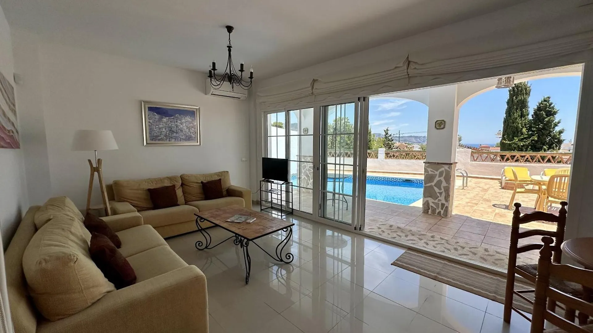 R1384 Casa Cleo Villa Nerja Holiday home